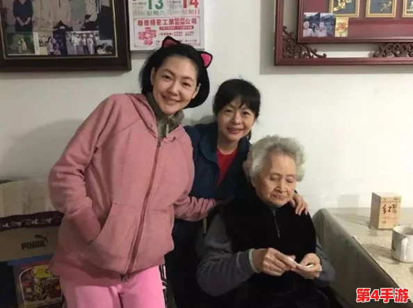 岳丰满多毛的大隂户老太的照片，展现了岁月的痕迹与独特魅力，引人深思