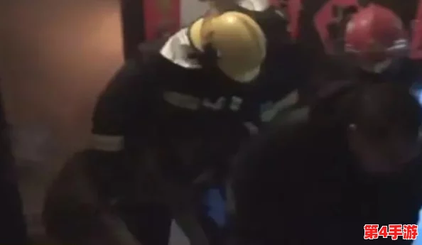 圣采儿跪地叫主人,惊现神秘力量引发热议,网友纷纷围观讨论! 圣采儿跪地叫主人,惊现神秘力量引发热议,网友纷纷围观讨论!