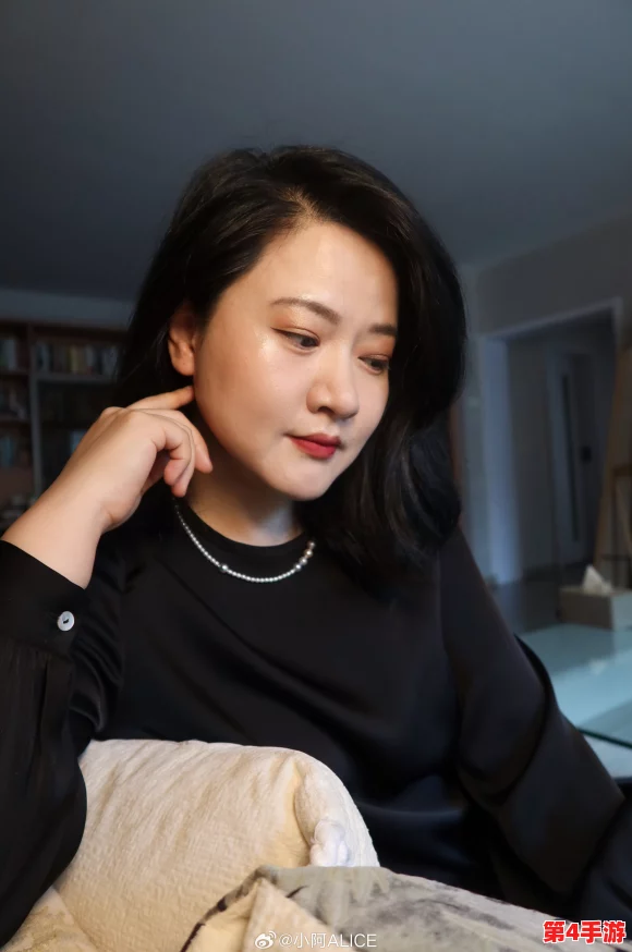 岳妇伦丰满69ⅩⅩ麻豆,用户热评揭示其独特魅力与精彩表现,引发观众强烈共鸣与期待 岳妇伦丰满69ⅩⅩ麻豆,用户热评揭示其独特魅力与精彩表现,引发观众强烈共鸣与期待