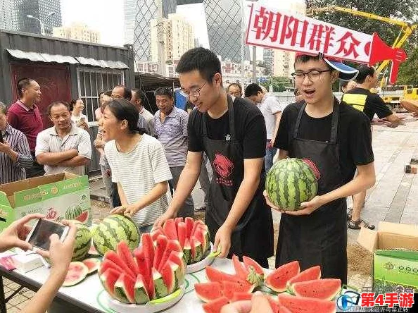今日吃瓜-五一北京朝阳群众：网友纷纷点赞，称其为最美劳动者！