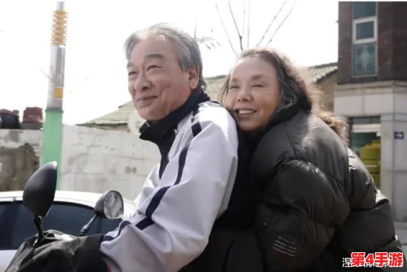 老头XXX╳XX性Aⅴ恋老,网友热议:剧情真实感人,带给人深思与反思! 老头XXX╳XX性Aⅴ恋老,网友热议:剧情真实感人,带给人深思与反思!