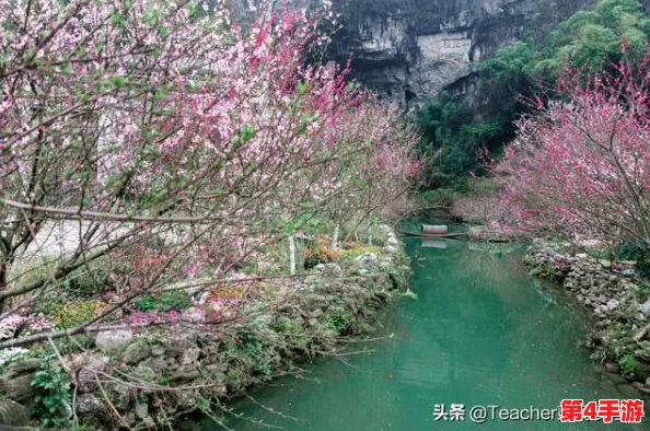 桃源洞口已是溪水百丽宫,游客纷纷赞叹其美景如画,流连忘返,令人流连忘返 桃源洞口已是溪水百丽宫,游客纷纷赞叹其美景如画,流连忘返,令人流连忘返