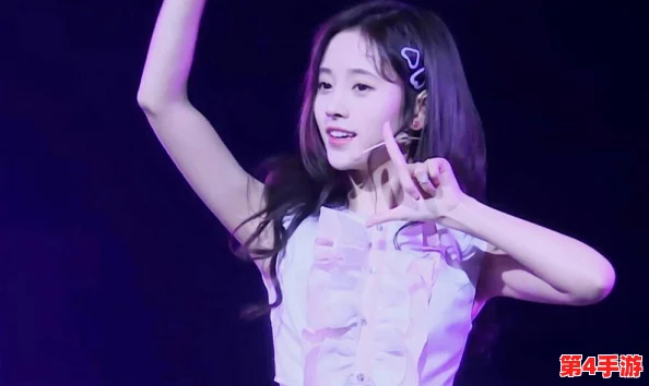 鞠婧祎被c到高潮嗯~啊~嗯嗯~:揭秘网络热议背后的心理现象 鞠婧祎被c到高潮嗯~啊~嗯嗯~:揭秘网络热议背后的心理现象