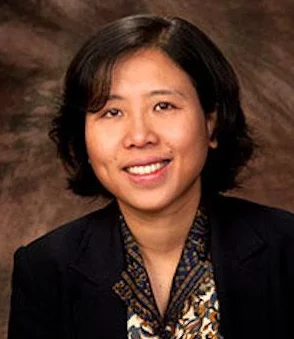 缅甸女孩开火车的真实情况：她们如何打破性别偏见，勇敢追求梦想与职业生涯的挑战与机遇