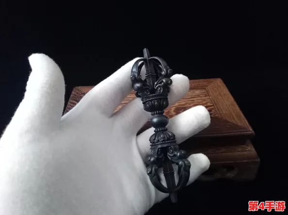 活体肉莲被金刚杵了会怎么样？网友：这真是太离谱了，难道不怕痛吗？我还是觉得它们应该好好生活