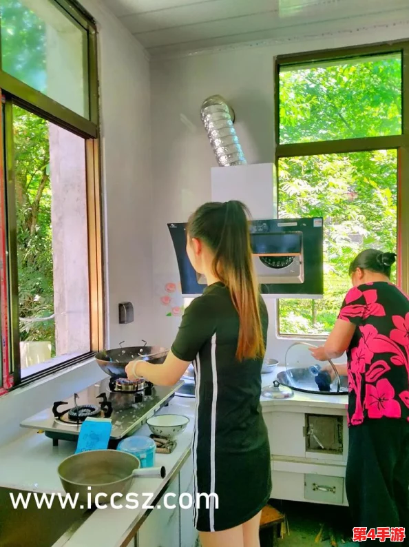 老师黑色双开真丝旗袍的选购方法：了解面料、剪裁与个人风格，助你挑选出最适合自己的优雅服饰