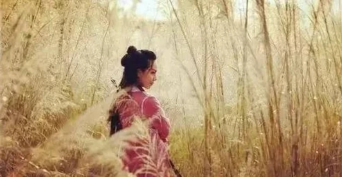 西施-裸-体-被 出白水，网友评论：这标题真是让人好奇，不知道内容会不会和名字一样惊艳！