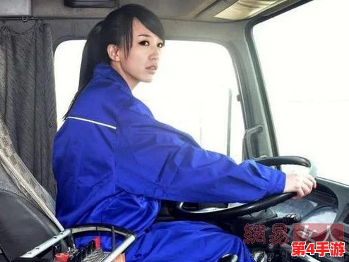 校花公交车被多人伦,揭示了社会对女性的物化与侵犯,引发人们对公共安全和道德底线的深思 校花公交车被多人伦,揭示了社会对女性的物化与侵犯,引发人们对公共安全和道德底线的深思