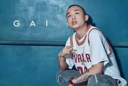 黑人双人RAPPER的背景故事：网友评论称他们的音乐风格独特，歌词深刻，令人感受到强烈的情感共鸣与社会现实