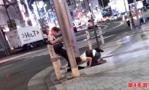 我故意没有穿内裤坐公车让人吊，这种大胆行为引发了许多人的热议与讨论