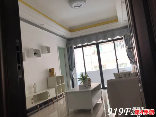 四房五月婷婷：用户评价称其内容丰富，画面精美，观看体验极佳，值得推荐给朋友们！
