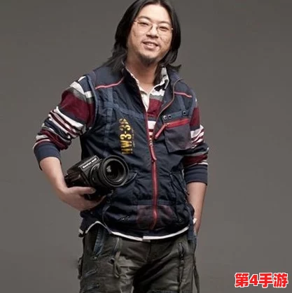 坤坤放在老师的句号里面，网友纷纷表示：“这标题真有趣，让人忍不住想知道背后的故事！”