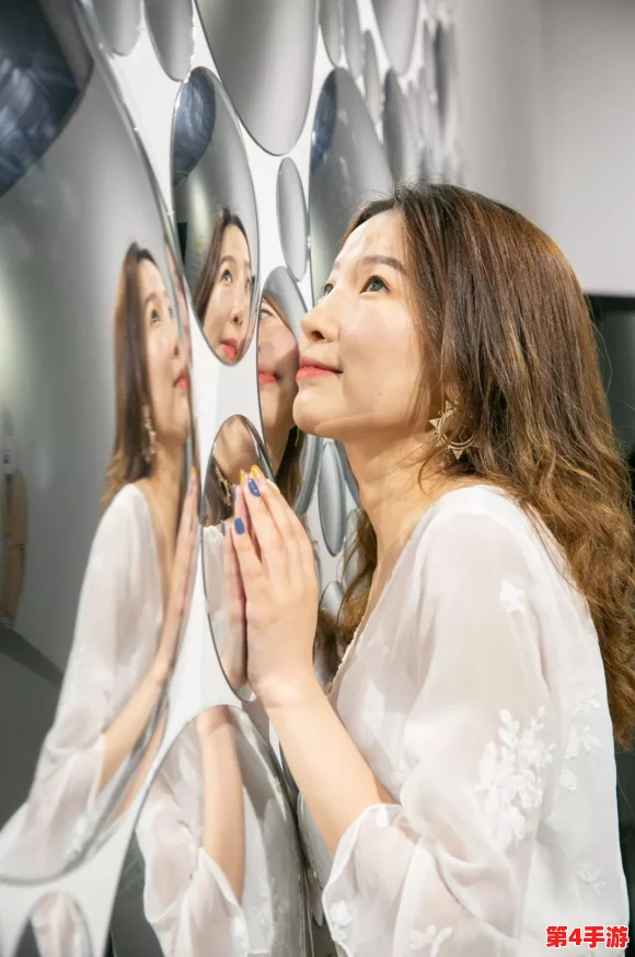 一面亲一面膜下边53分钟，探寻真实与虚幻的界限，感受深度的情感体验与反思