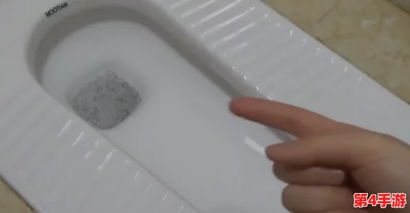 手脚绑起来拿刷子刷尿道孔的极端行为背后,反映了人们对身体界限和痛苦体验的复杂心理 手脚绑起来拿刷子刷尿道孔的极端行为背后,反映了人们对身体界限和痛苦体验的复杂心理