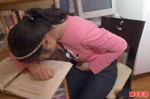 学校女厕撒尿BBBBB：探讨校园卫生设施对学生心理和生理健康的影响，以及如何改善公共厕所环境以提升使用体验