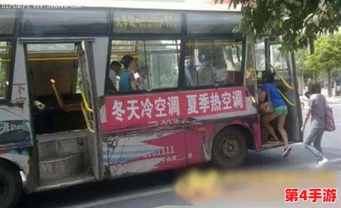 林静公交车被做到高c，不可思议的神乎其技！