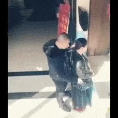 地铁逃生游戏角色对比：小胖灵活穿梭VS大胖稳健防御，谁是你的最佳逃生伙伴？