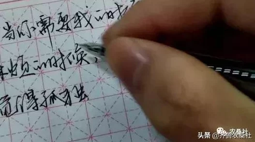 小诗的玩具日记1一15改造计划:创意无限的童年回忆与成长故事 小诗的玩具日记1一15改造计划:创意无限的童年回忆与成长故事