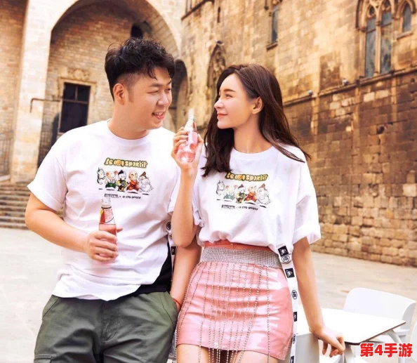 “17c 反差婊”热议：网友纷纷表示这一现象引发了对社会风气的深思与讨论，值得关注和反省。
