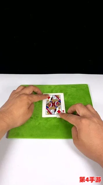打扑克不盖被子，意味着在轻松的娱乐中放下生活的负担，享受当下的乐趣与自由