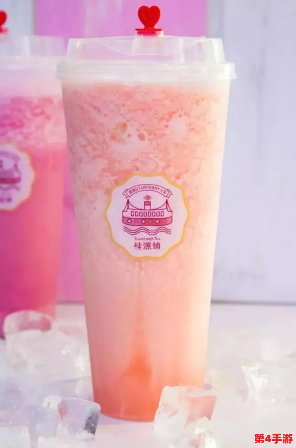 香蕉草莓芭乐鸭脖奶茶千层浪：新潮饮品引领夏季时尚，消费者热议口味与创意结合的完美体验
