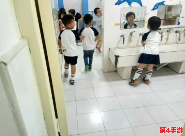 老师露出强行让男生揉，家长愤怒发声要求学校严查此事引发广泛关注