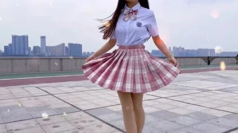 千人千色ysl水蜜桃jk视频引发热议,网友分享各自独特风格与搭配心得,时尚潮流再度升级 千人千色ysl水蜜桃jk视频引发热议,网友分享各自独特风格与搭配心得,时尚潮流再度升级