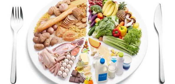 光腿拨萝卜：夏日清凉穿搭与美食的完美结合，享受生活的每一刻