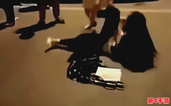 女人扒开跪着打屁股,现场目击者称场面十分震撼,引发网友热议与讨论,背后原因令人深思 女人扒开跪着打屁股,现场目击者称场面十分震撼,引发网友热议与讨论,背后原因令人深思