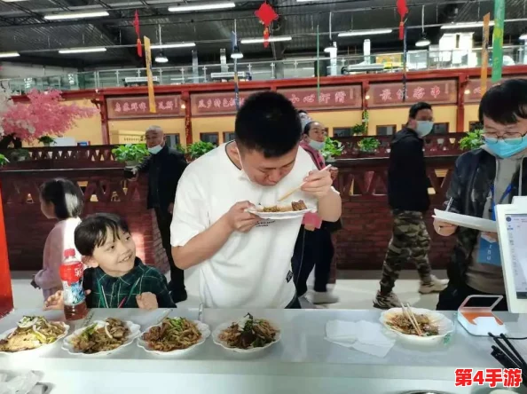 银行行长张子来家里吃饭,亲友齐聚共庆节日,分享美食与温馨时光,增进感情交流与合作机会 银行行长张子来家里吃饭,亲友齐聚共庆节日,分享美食与温馨时光,增进感情交流与合作机会