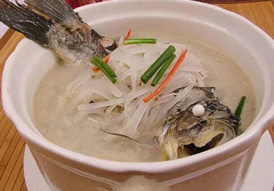 创意解锁：暗喻幻想风白肉鱼药膳烹饪秘籍，美味与健康并蓄的梦幻料理制作法