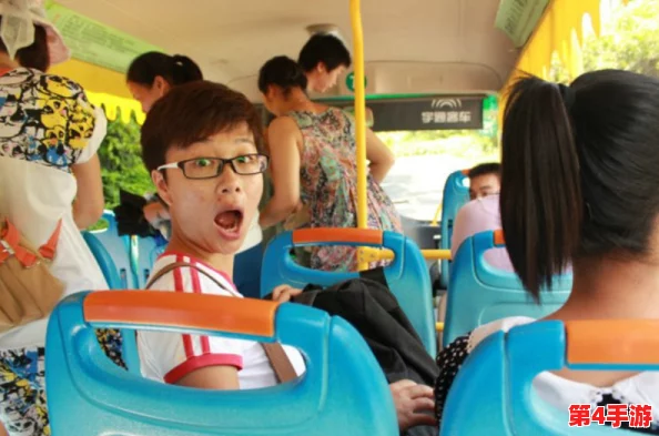 公交车最后一排被c到爽,乘客们纷纷表示体验独特,令人难忘的旅程让人感受到不同寻常的乐趣与刺激 公交车最后一排被c到爽,乘客们纷纷表示体验独特,令人难忘的旅程让人感受到不同寻常的乐趣与刺激