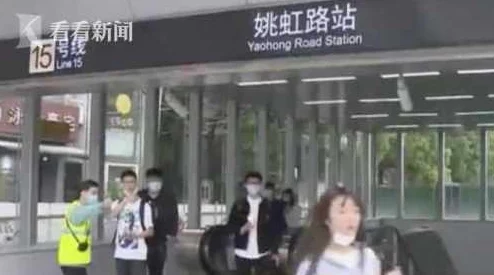 公交车被脱了内裤进入：司机遭乘客恶作剧，全程赤裸驾驶！