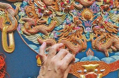 佛帐潮绣凸浮双龙:传承千年的工艺与文化,展现中华传统艺术的独特魅力与精湛技艺 佛帐潮绣凸浮双龙:传承千年的工艺与文化,展现中华传统艺术的独特魅力与精湛技艺