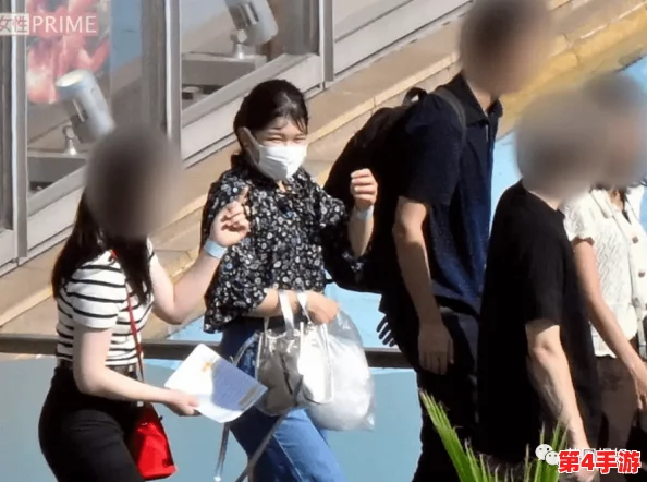 女子网球部部长雷火剑被曝与神秘男友秘密约会,校园恋情引发热议! 女子网球部部长雷火剑被曝与神秘男友秘密约会,校园恋情引发热议!