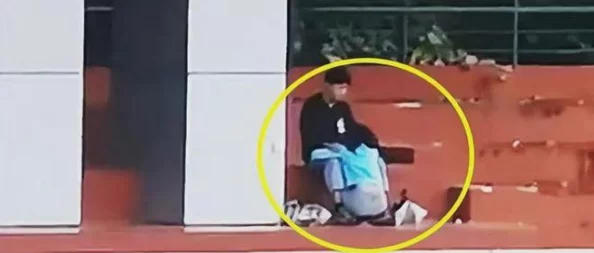 软件操：某知名明星被曝使用私人定制软件进行不雅行为，现场疑似有多位女性参与
