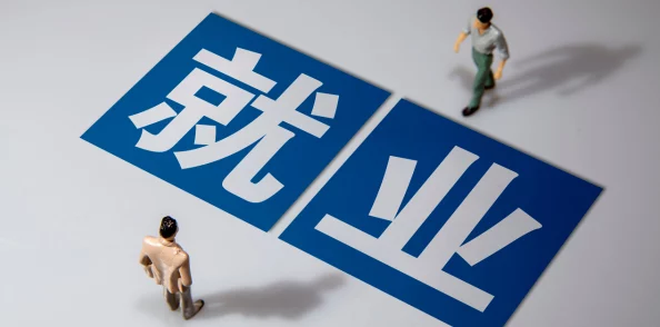 黑料不打烊+万篇长征：探讨现代社交媒体对信息传播的影响及其在青年文化中的作用