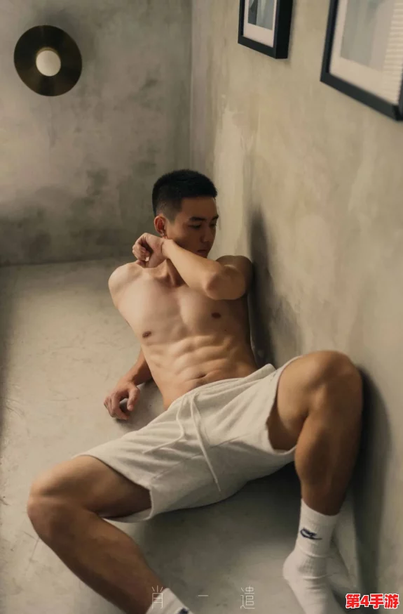 白袜体育生喷浓精Gay2022：探讨性别表达与体育文化的交集以及LGBTQ+在校园运动中的表现与挑战