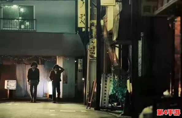 真正的黄色片：揭示成人影片背后的文化现象与社会影响，探讨其对观众心理和价值观的深远影响