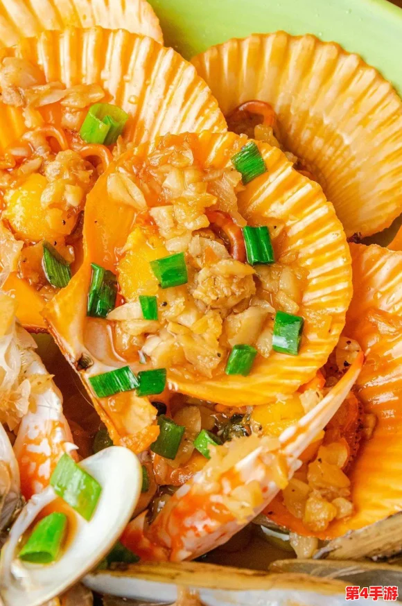 打开扇贝就可以吃火腿肠脆柿子,这道美食结合了海鲜的鲜美与火腿肠的香味,带来独特的口感体验 打开扇贝就可以吃火腿肠脆柿子,这道美食结合了海鲜的鲜美与火腿肠的香味,带来独特的口感体验