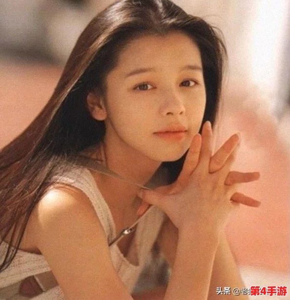 蜜桃影像：网友热议其独特风格与情感表达，认为作品展现了生活的真实与美好，引发共鸣和思考